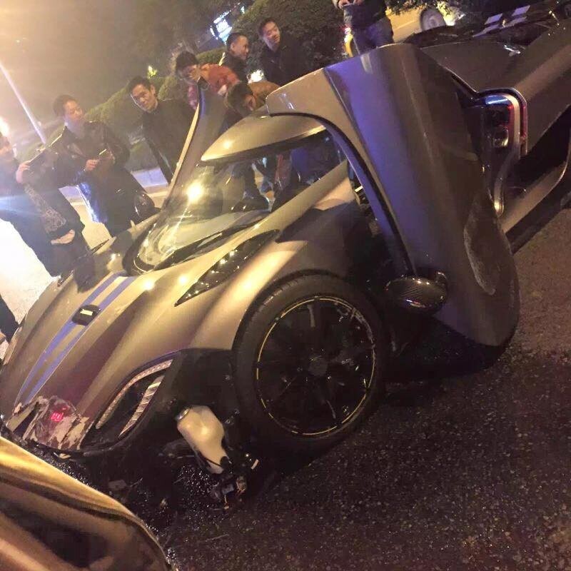 В Китае разбили эксклюзивный суперкар Koenigsegg