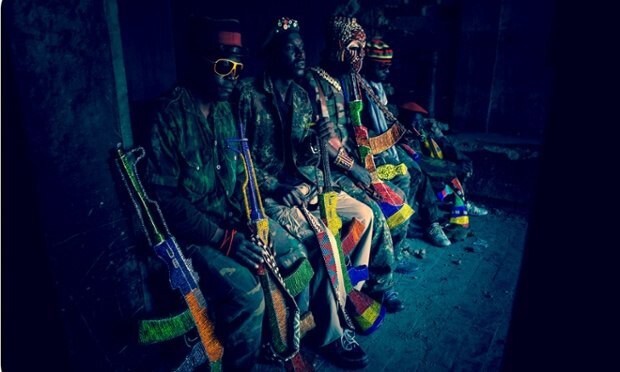 Вязаные АК-47 зимбабвийских умельцев