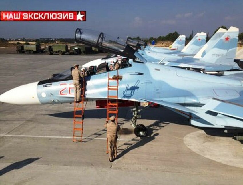 Су-30СМ готовятся к боевому вылету в Сирии