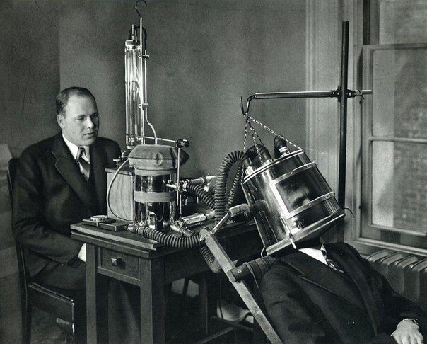 Аппарат доктора Бенедикта для "измерения метаболизма", 1935 год.