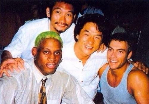 Деннис Родман, Цуй Харк, Джеки Чан и Жан-Клод Ван Дамм на съемках фильма "Колония". 1996 год