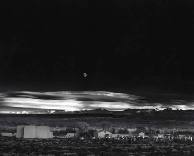 2. $609 600. Ансель Адамс, «Восход Луны над г. Эрнандес, Нью-Мексико», 1941 год.