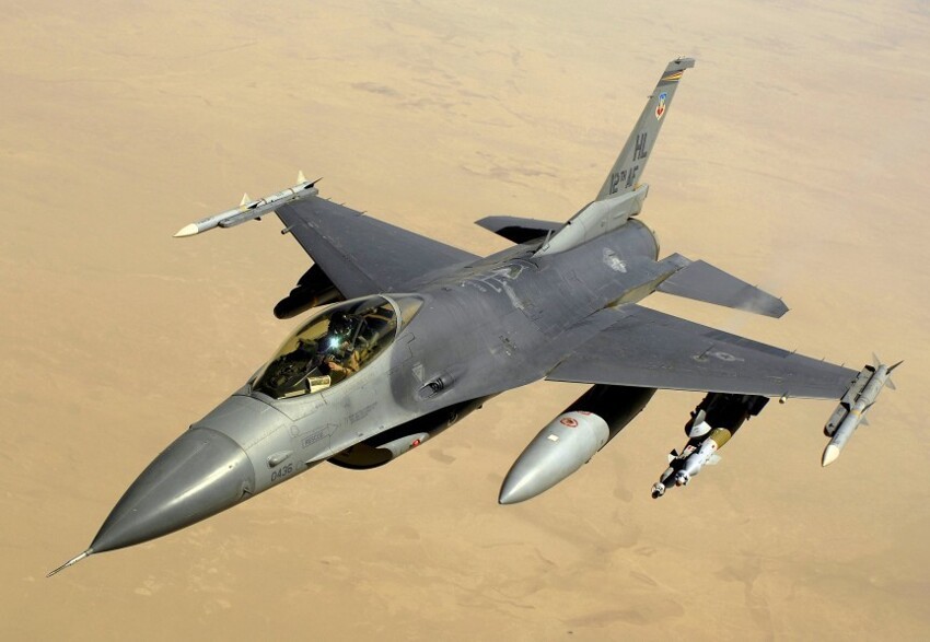 6. Истребитель F-16 "Файтинг Фалкон"