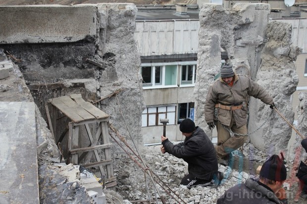  Как восстанавливают 9-этажку в Луганске (ЛНР)
