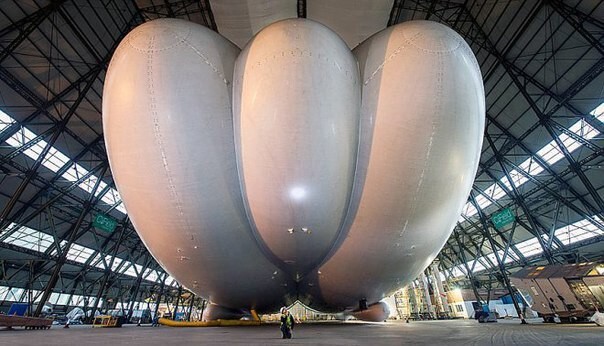 Самый большой в мире дирижабль Airlander готовится к первому полёту