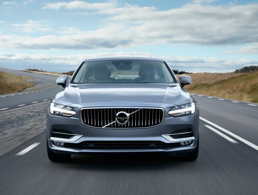 Volvo представила свой самый роскошный седан S90