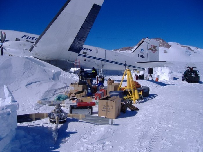 Фотоотчет о ремонте самолета в условиях Антарктики