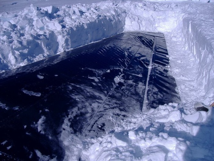 Фотоотчет о ремонте самолета в условиях Антарктики