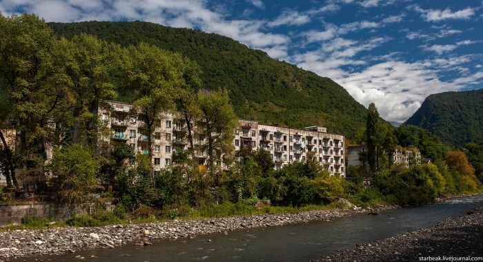 Ткварчели - город во власти природы 