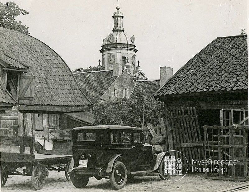 Тихий дворик в Лёбенихте (один из трёх исторических городов Кёнигсберга), 1930-е: