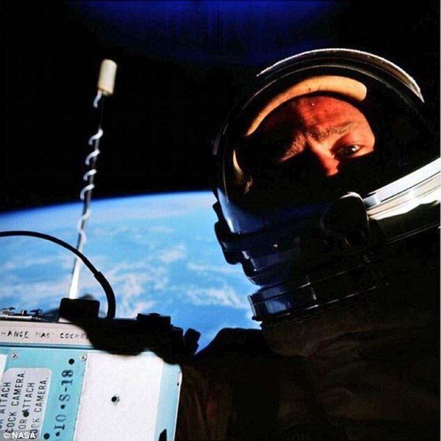 Базз Олдрин первое селфи в космосе, 1966 год