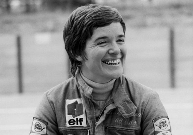 Единственной женщиной, завоевавшей единожды очки в гонке Формулы-1 стала итальянка Лелла Ломбарди в 1975-м году. Всего же, в гонках участвовали пять женщин за всю их историю