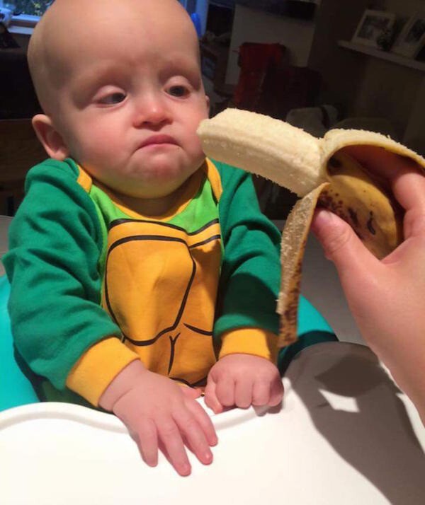 Когда ты терпеть не можешь бананы, но ещё слишком мал, чтобы сказать об этом.