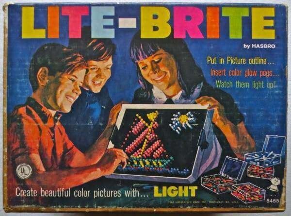 12. 1960-е - Светодиоидная игрушка Lite-Brite