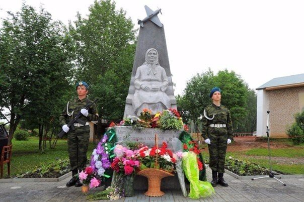 Памятник, посвященный Яковлевой Матрёне Ивановне