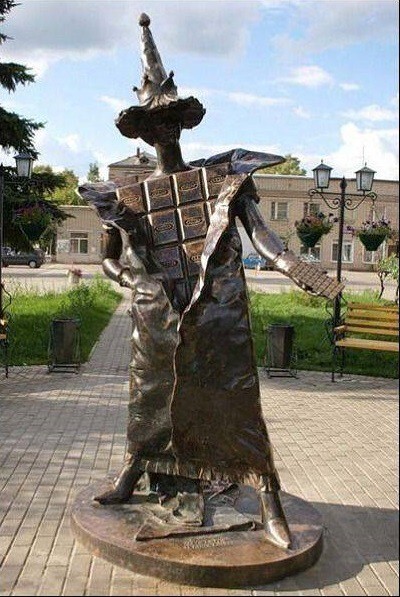 Памятник шоколаду. Покров