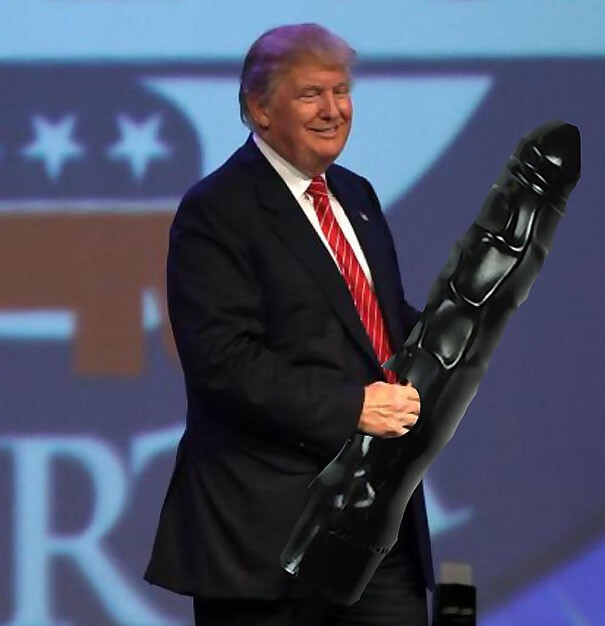 Американец заменяет оружие на фотографиях республиканских политиков на фаллосы