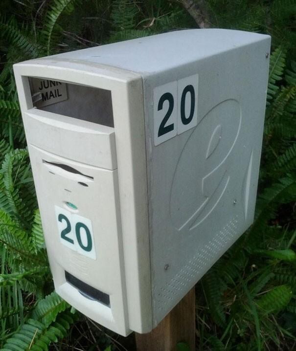 Почтовый ящик из корпуса под системный блок.