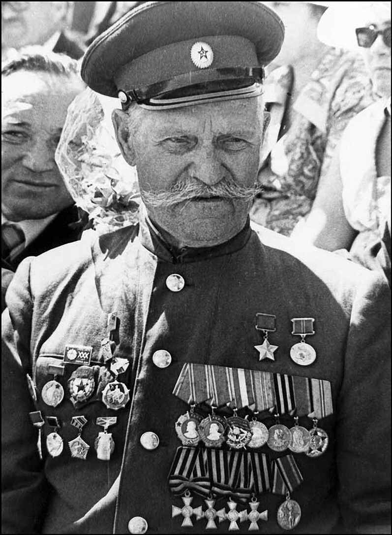 Герой Советского Союза и полный Георгиевский кавалер донской казак Недорубов Константин Иосифович
