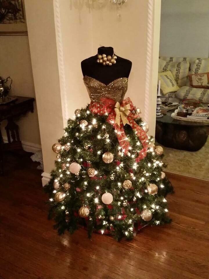 Новогодняя елка в виде платья
