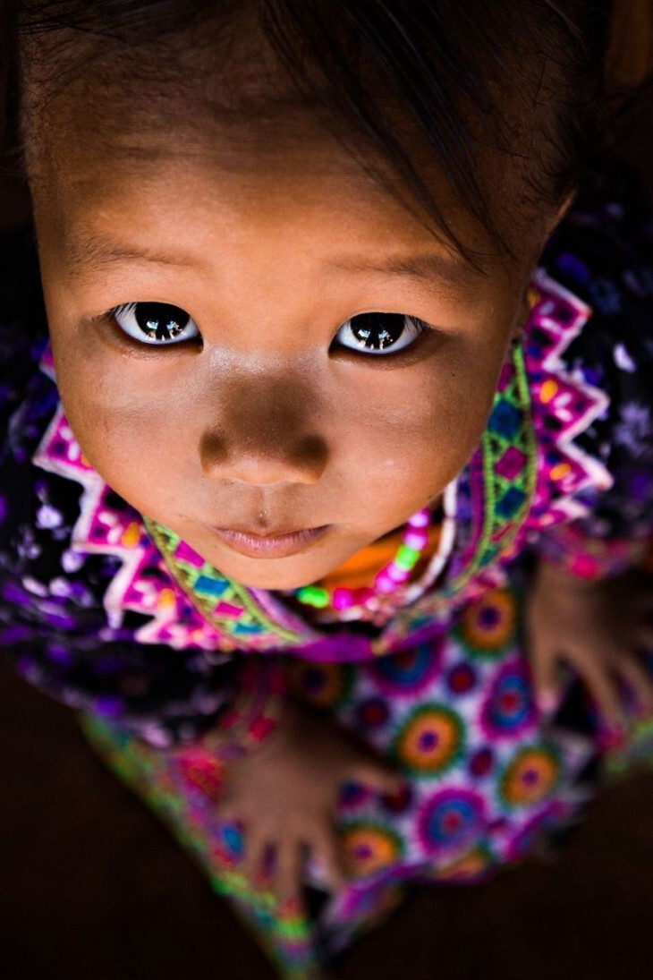 Девочка из народа хмонг