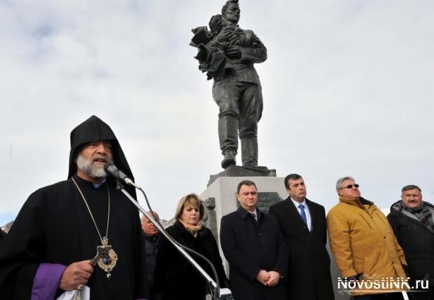 Памятник советским воинам открыли в Армении