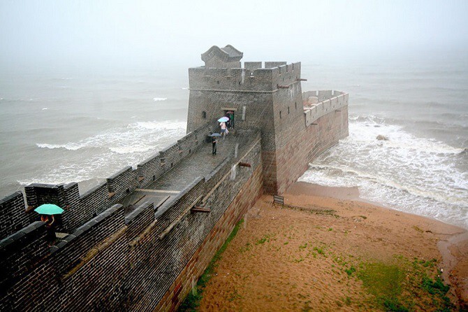 Здесь заканчивается Великая Китайская стена