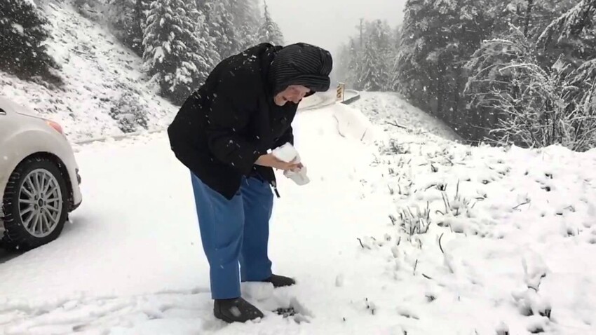 101-летняя женщина, которая радуется снегу, покорила весь мир 