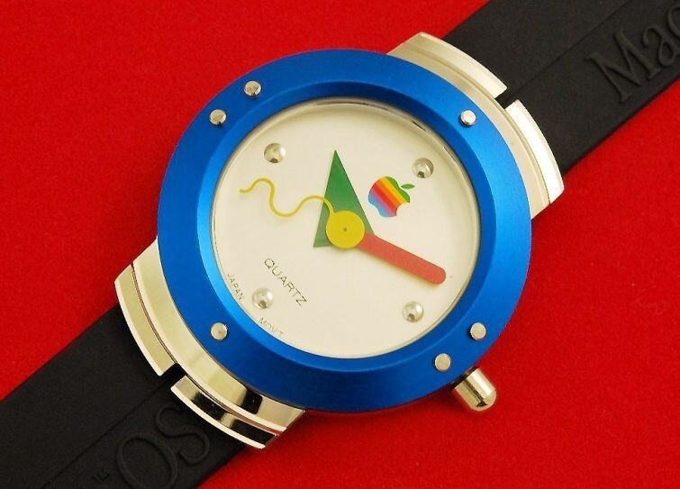 Оригинальные часы Apple, 1984 г.