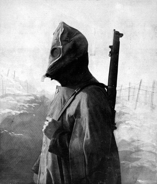 Британский солдат в костюме химзащиты, 11 декабря 1915 года