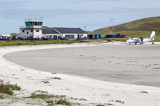 5. Аэропорт Барра, на острове Барра, Шотландия.