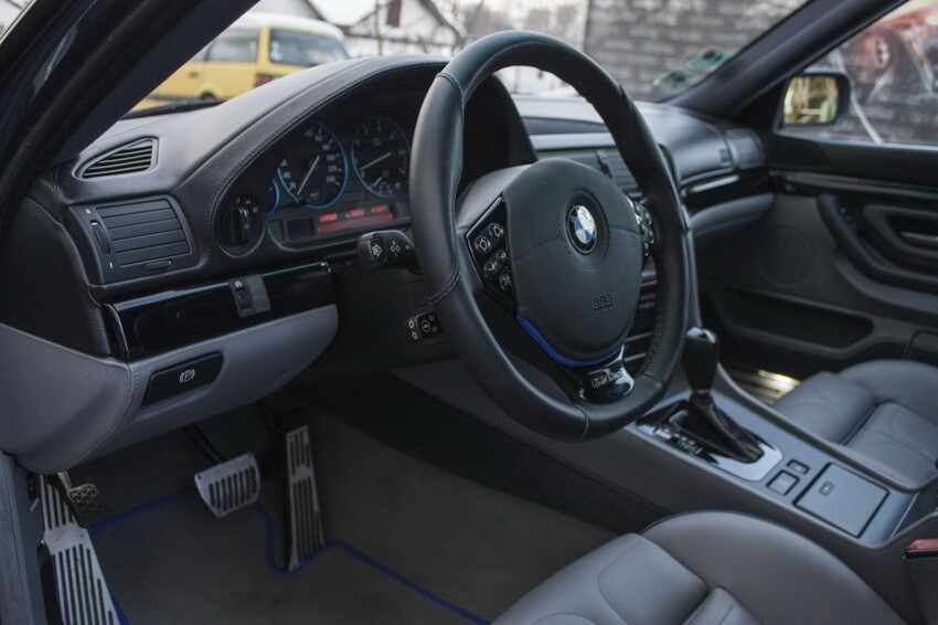 Продается стильная BMW 7-й серии 2001 года