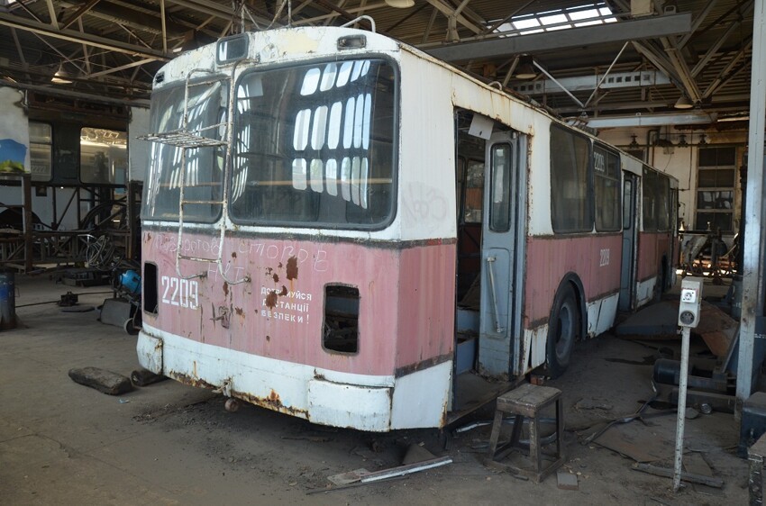 Реставрация троллейбуса ЗиУ-682