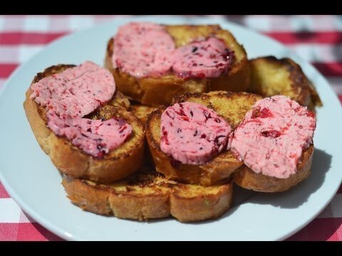 Французские тосты с ягодным маслом  