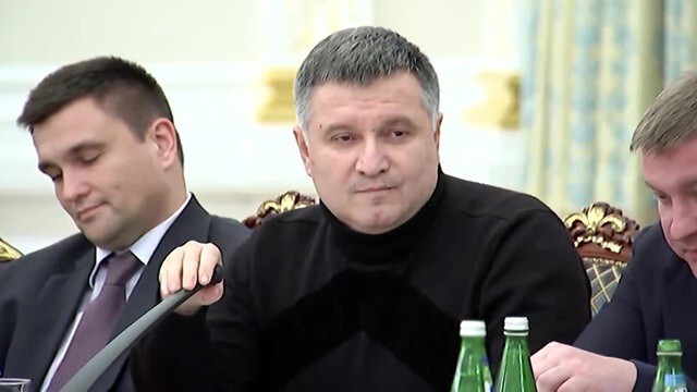 Стычка между Аваковым и Саакашвили стала интернет-мемом 