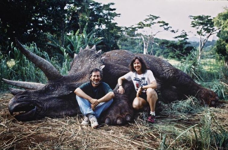Стивен Спилберг и Кэтлин Кеннеди на съёмках фильма "Парк Юрского периода", 1992 год