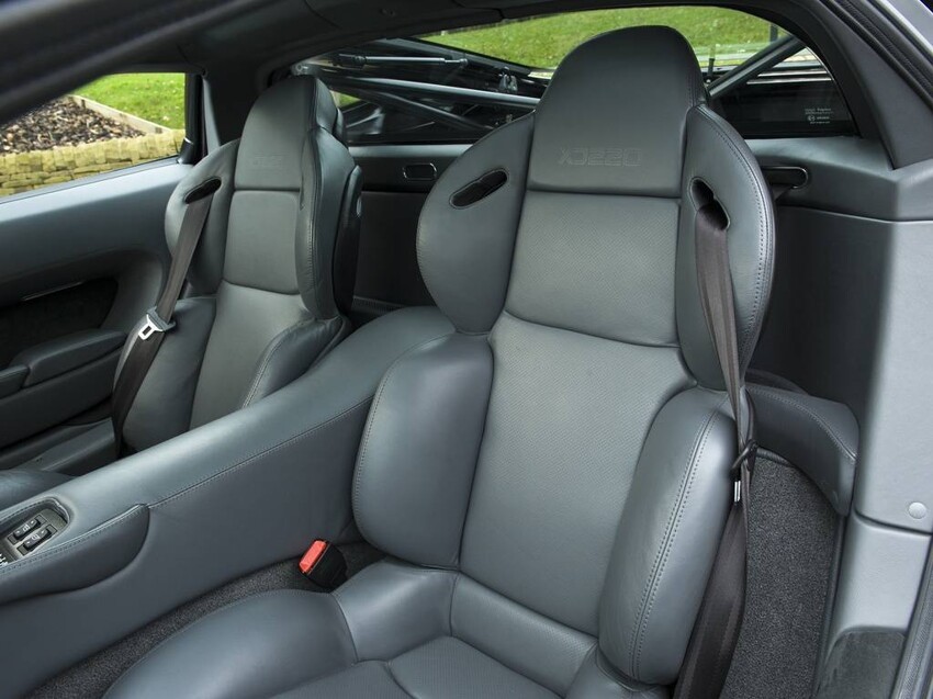 Продается "праворульный" Jaguar XJ220