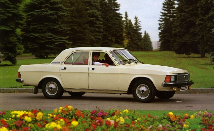 ГАЗ-3102 Волга – Volvo 240