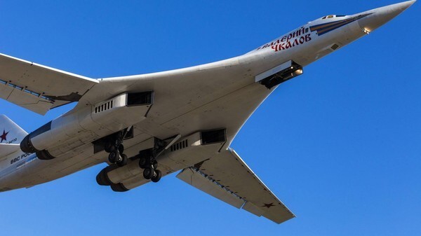 18 декабря 1981 года, первый опытный самолет Ту-160 поднялся в воздух  