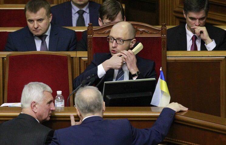 Украина ввела мораторий на выплату долга России.