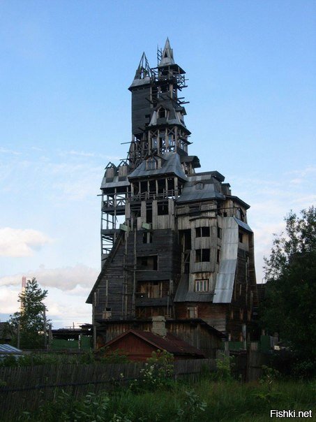 Дом Сутягина расположен в Архангельске, он считается самым высоким деревянным...