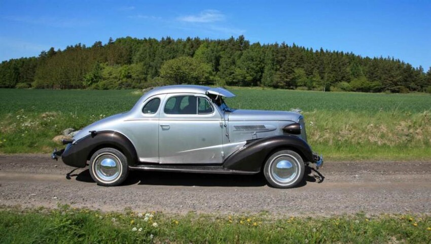 Отреставрированный Chevrolet Sport Coupe 1937 года