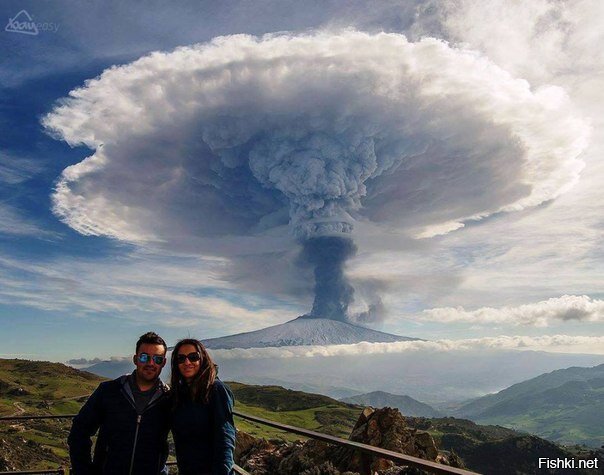 Селфи на фоне вулкана