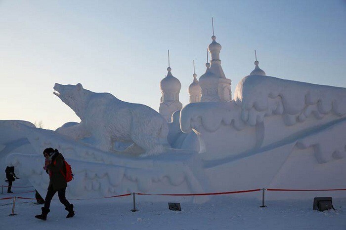 Невероятные скульптуры из льда
