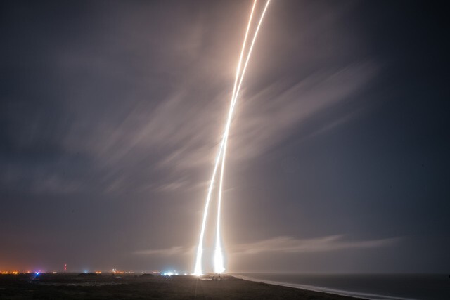 SpaceX впервые удалось посадить ступень ракеты Falcon 9