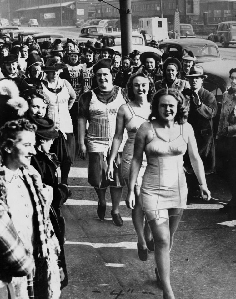Забастовка работниц фабрики нижнего белья, 1937 год.
