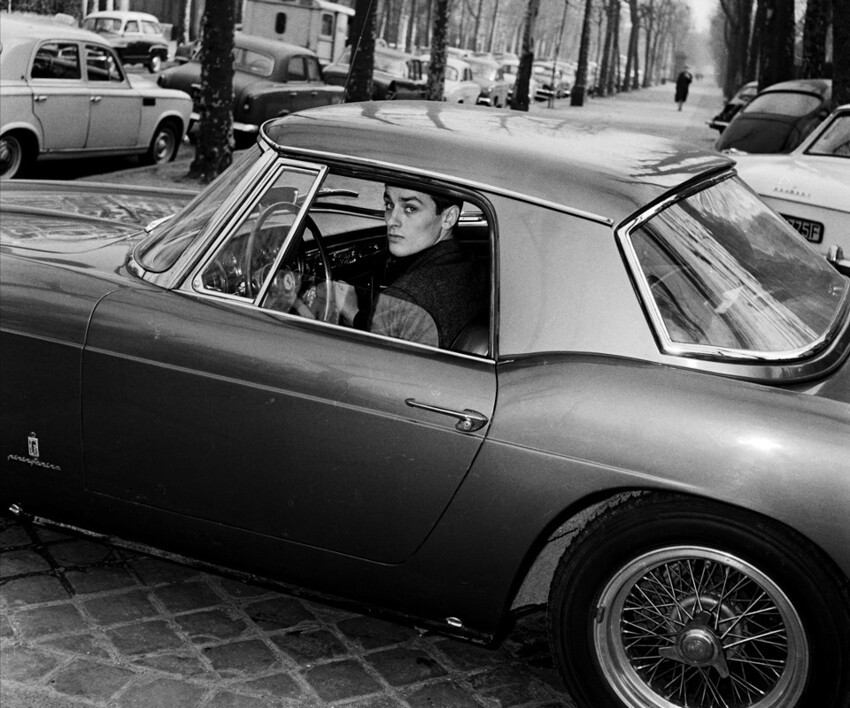 На улицах Парижа за рулем Ferrari 250 GT 1959-го