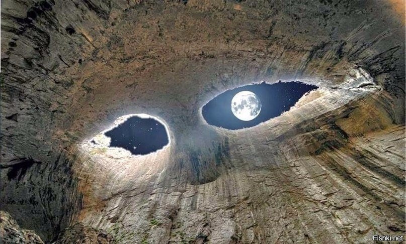"Глаза Бога", Пещера Проходна, Болгария