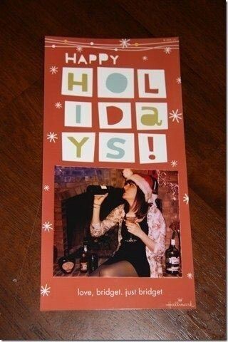 Такие рождественские открытки эта девушка посылает своим женатым братьям и сестрам в течение 5-ти лет