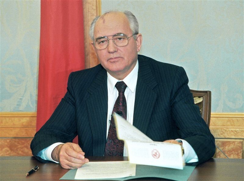 Объявлено об отставке Михаила Горбачёва с поста президента